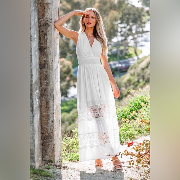 Cupshe  Lace Deep Plunge Maxi Dress Wedding Sleeveless Beach Sz Small - Picture 1 of 15